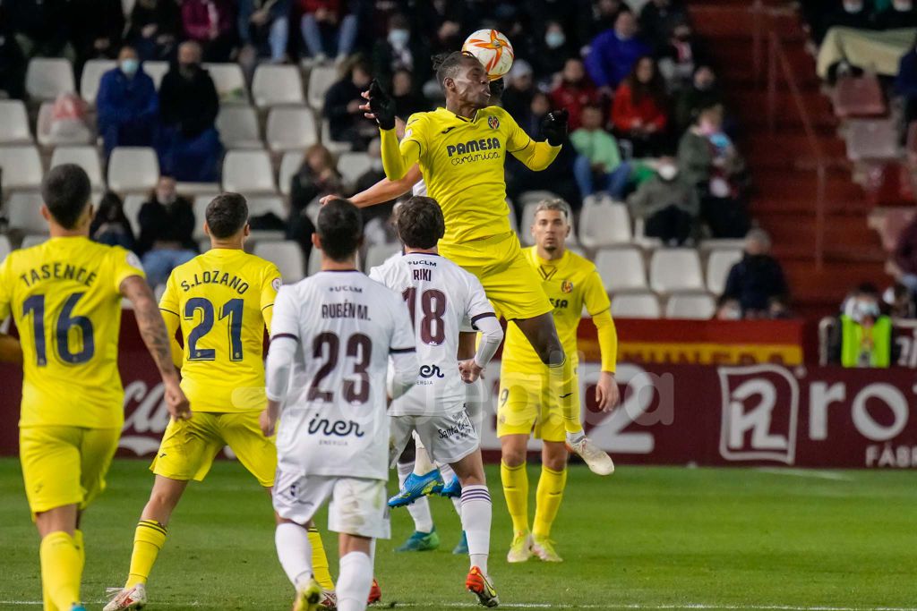 El Villarreal B Remonta, Golea Y Y Mete Presión En El Liderato