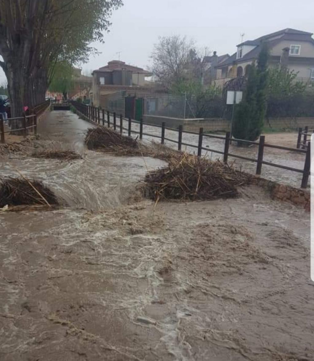 Las inundaciones en San Pedro obligan a desalojar una boda