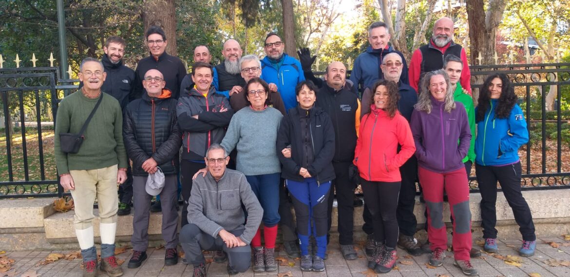 2453b4e14919ea0e195feeffb84d31d5-1d1