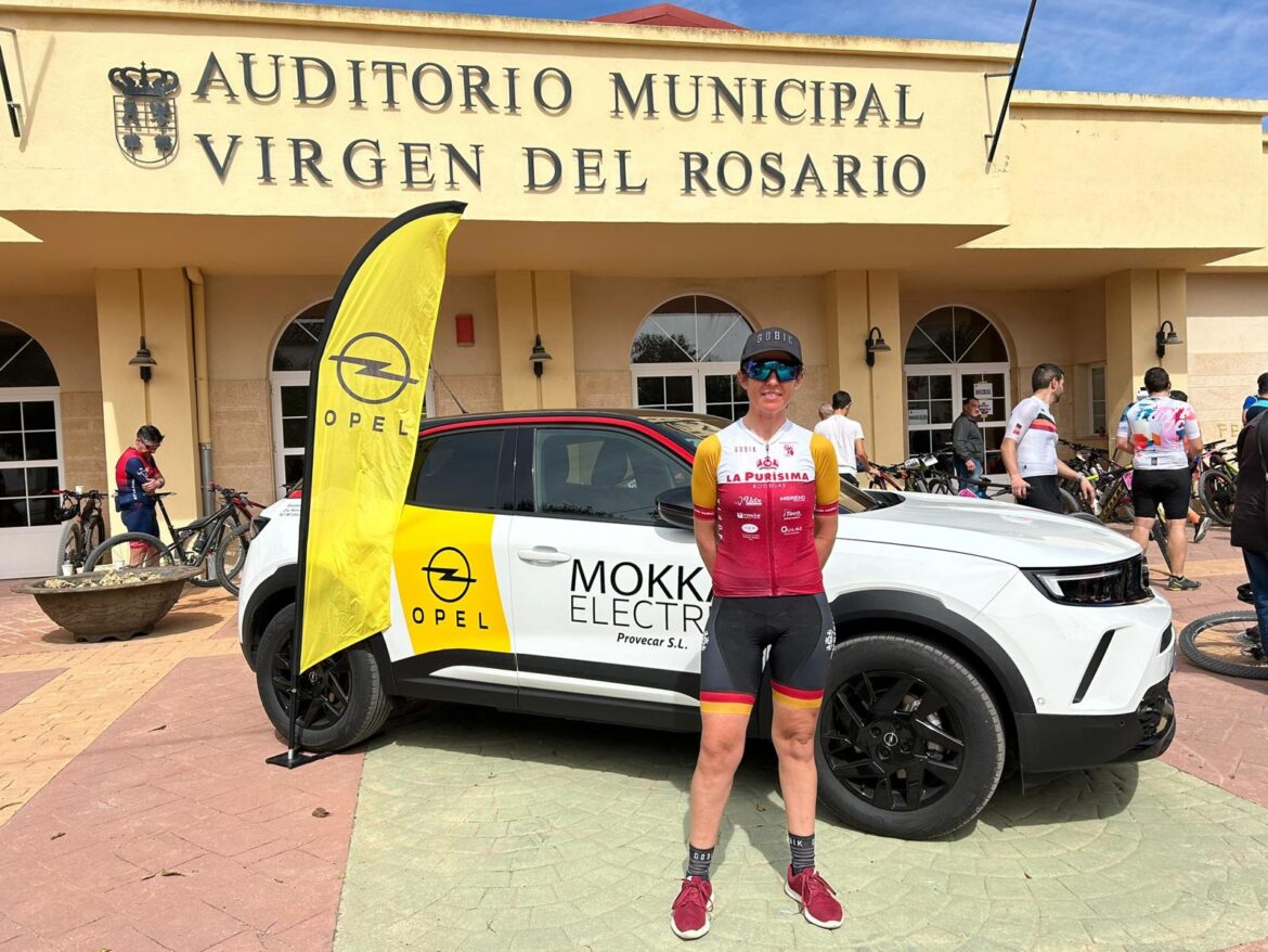 6568b3e38ca10e7e5517553161e1fbdd-f9b