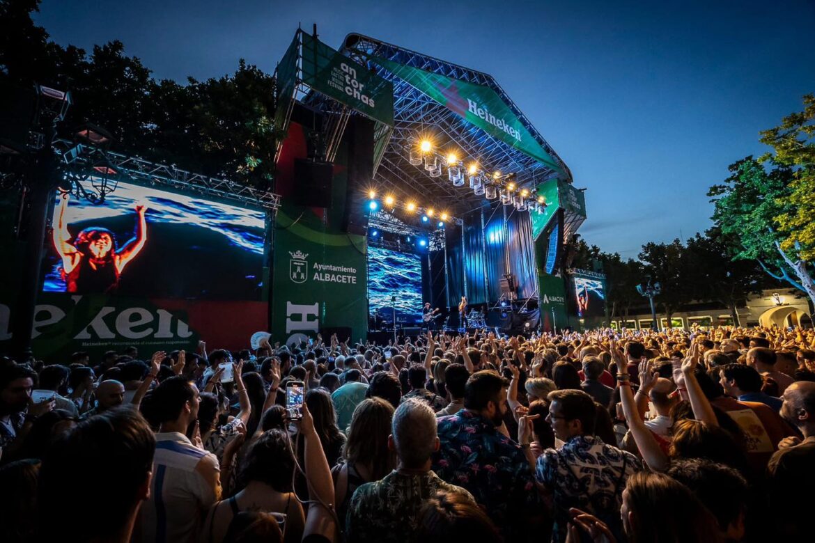 RUBÉN SERRALLÉ Y LA MANCHA PRESS / FESTIVAL ANTORCHAS