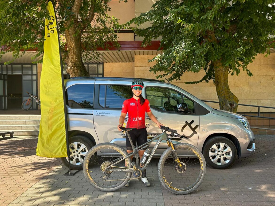 8d9c8b69fc0339e156f7b967a3942846-bb7