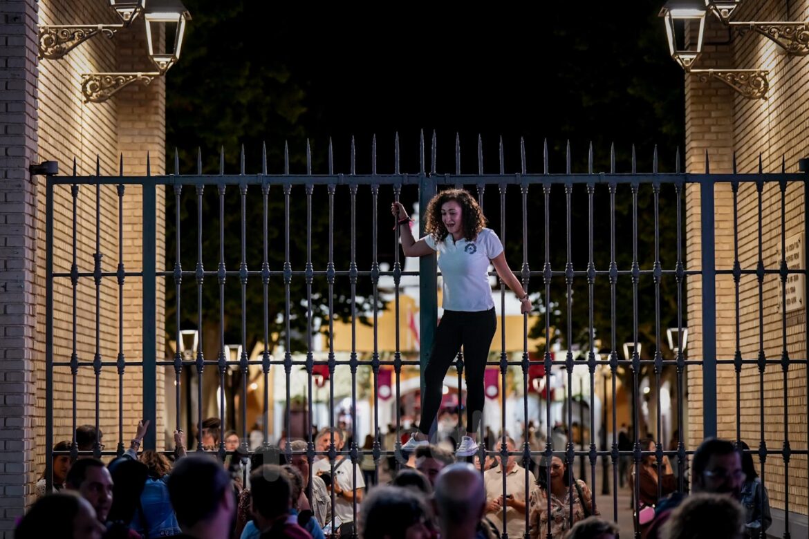 e6b3c2dc1410b3d8d24be73b78faa5fc-320