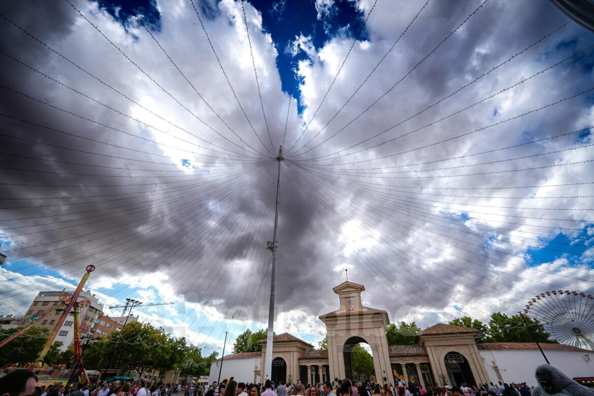 fdf06704e5383bb2e52684691ae1a4e3-2a3