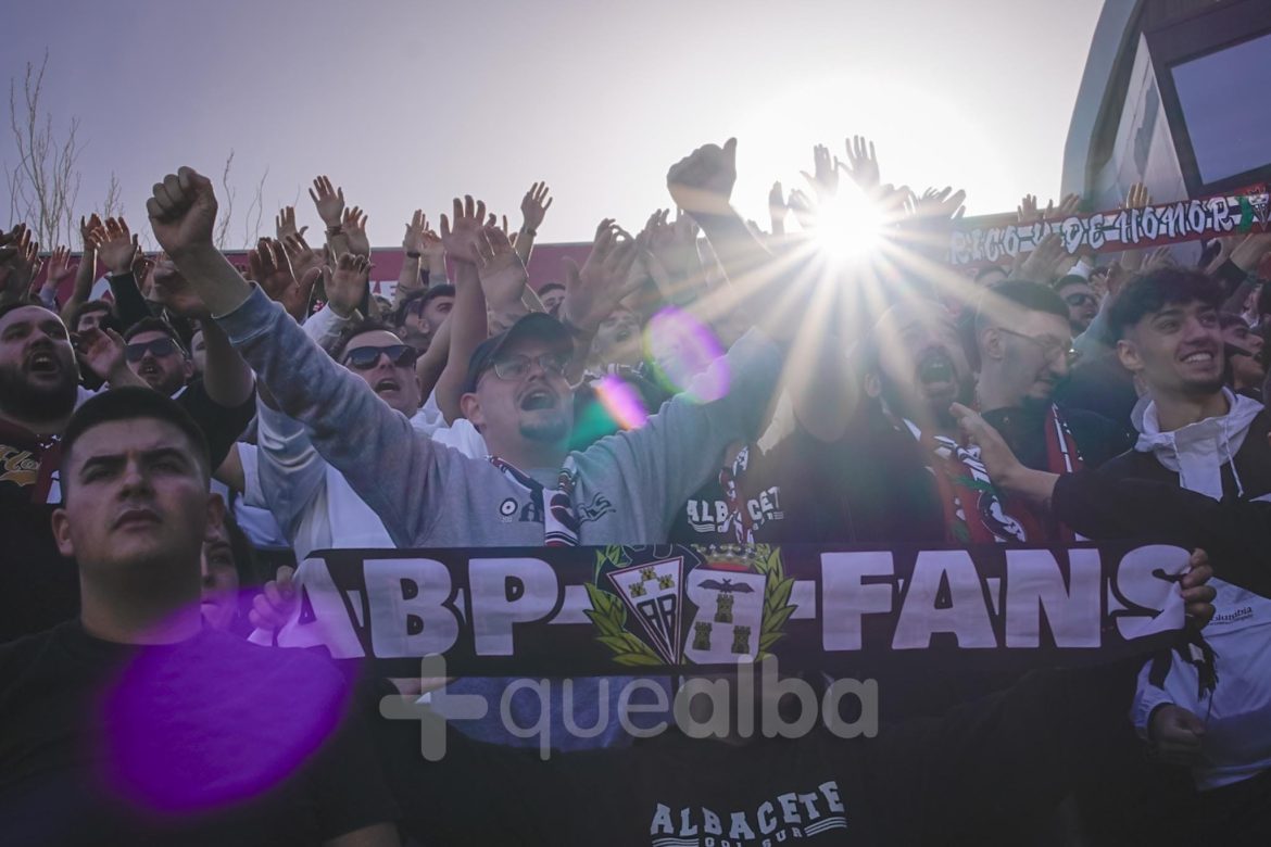 634ce3417ed79257801589a890af98cc-77b