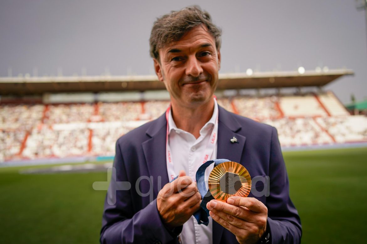 ad647f928c7883f306b698c403eb5e99-061