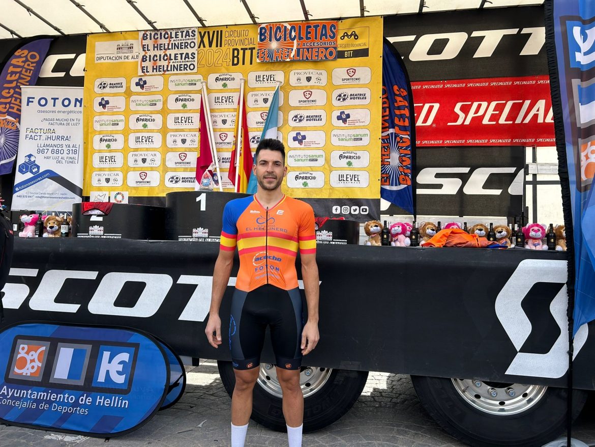 cefab4f1366c78616df3f4ef4b8259e6-930