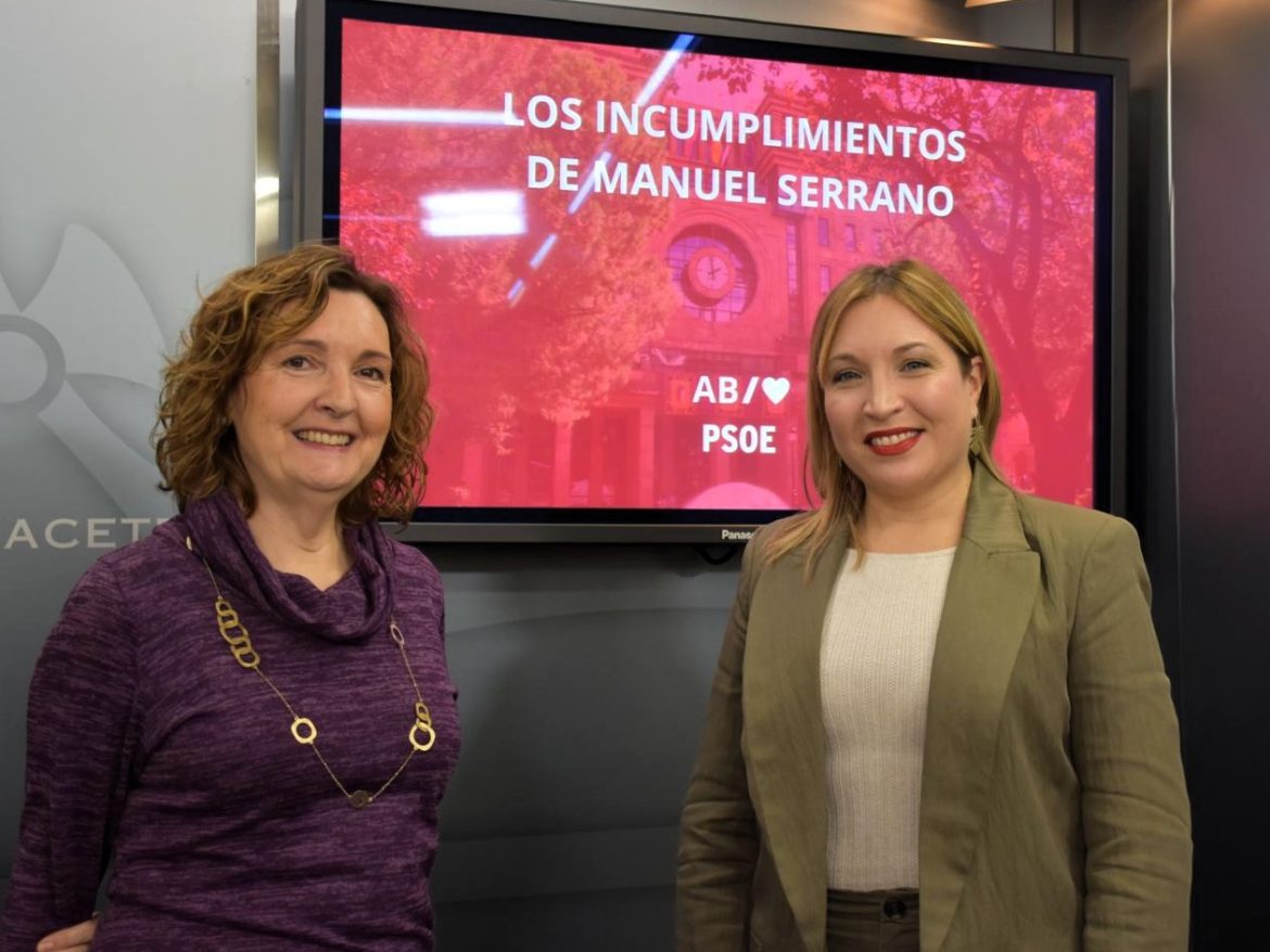 Amparo Torres y María José López grupo socialista PSOE en el ayuntamiento d Amparo Torres y María José López grupo socialista PSOE en el ayuntamiento de Albacete