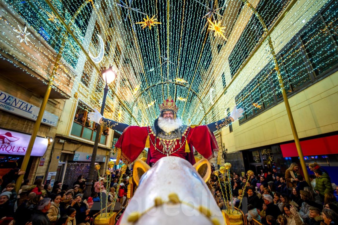 Cabalgata de Reyes Magos en Albacete 2025