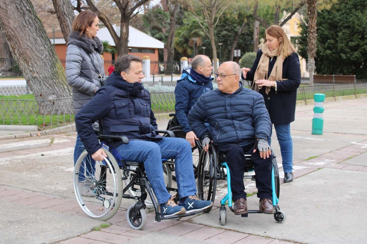 El alcalde de Albacete y concejal Inclusión y Accesibilidad, Manuel Serrano, ha realizado balance de las actuaciones llevadas a cabo por el Gobierno Municipal durante el pasado año en materia de Accesibilidad en nuestra ciudad,