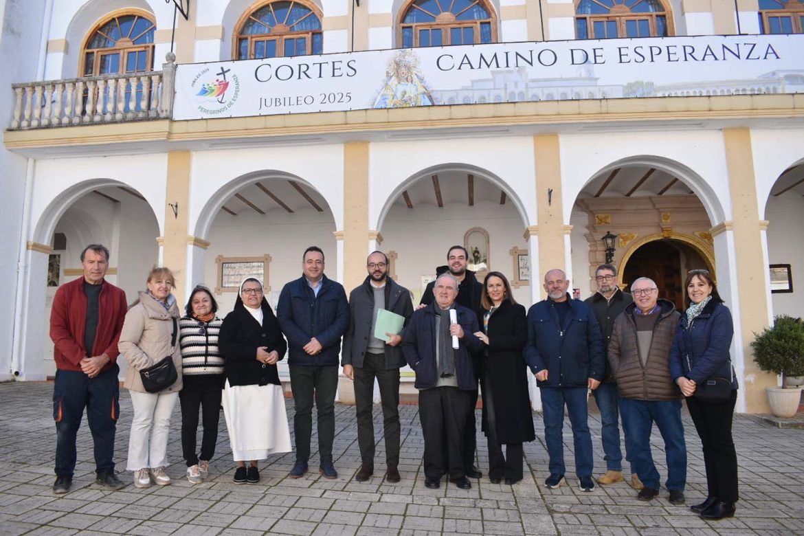 El vicepresidente de la Diputación de Albacete y responsable de Obras, Fran Valera, se ha desplazado hasta Alcaraz, donde ha anunciado que la institución provincial va a ejecutar las obras de acondicionamiento y mejora de la AB-519, en el tramo que une la N-322 y el Santuario de Cortes.
