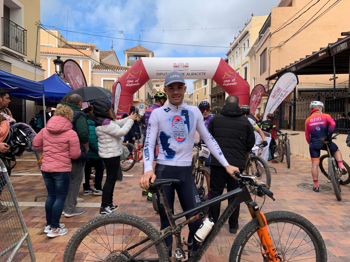 01-JOSE MANUEL LORENZO José Manuel Lorenzo y Lucía Navarro ganan la IX BTT Villa de Liétor