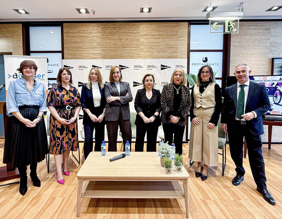 FOTO FAMILIA SECRETARIADO GITANO I Encuentro de Mujeres Empresarias organizado por la Fundación Secretariado Gitano de Albacete, en colaboración con AMEPAP, y con El Corte Inglés y Víctor Hernández