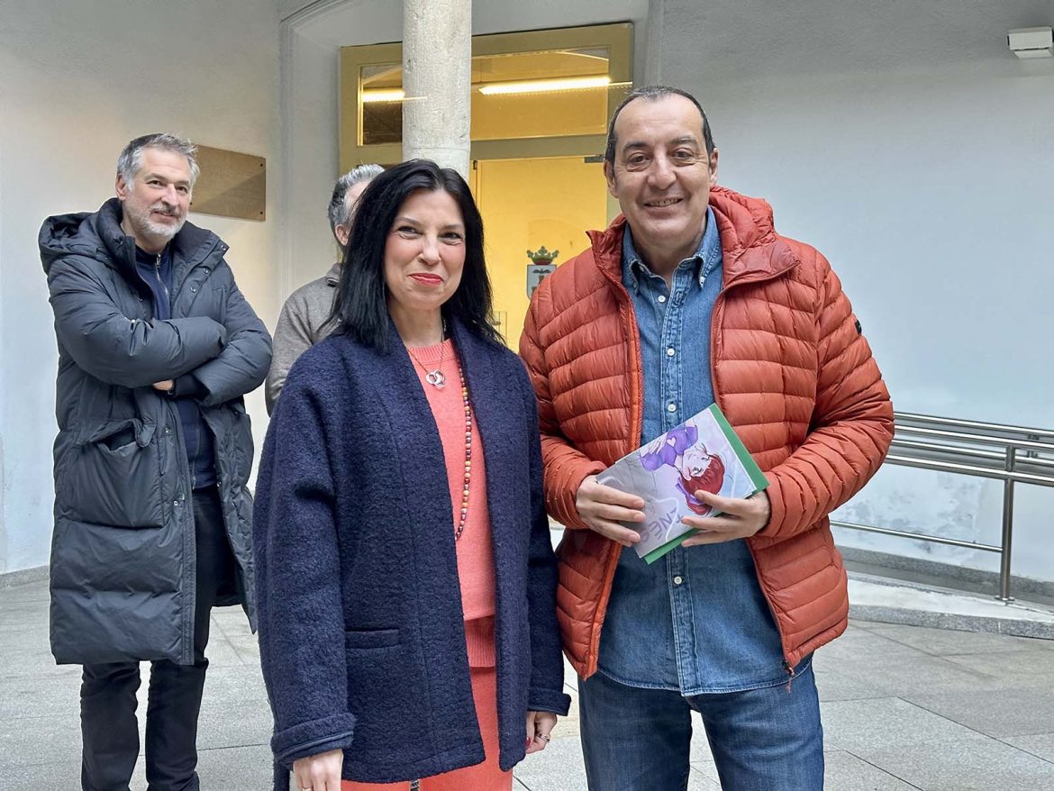 IMG_1543 La concejala de Mujer e Igualdad, Gala de la Calzada, ha participado en la Posada del Rosario en la entrega de premios del II Certamen de Expresión Artística Aspiga ‘Heroínas de la sociedad’.