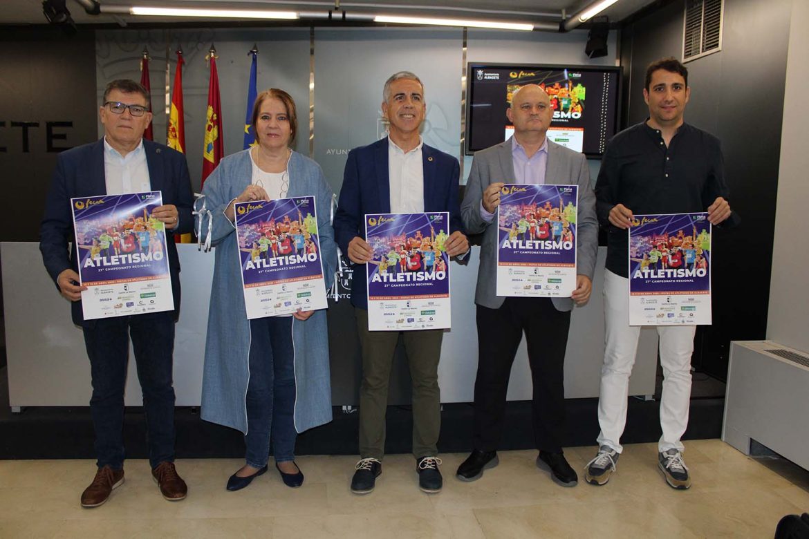 Foto.Presentacio?n 27 Campeonato regional de Atletismo de Fecam (1) Francisco Villaescusa así lo ha señalado durante la rueda de prensa de presentación del 47º Campeonato regional de Atletismo para personas con discapacidad intelectual organizado por Fecam que durante este fin de semana tendrá lugar en las pistas de atletismo de la Universidad, acompañado por su presidente, Jesús Ruiz, la concejala de Asuntos Sociales, Llanos Navarro, el diputado provincial de Deportes, Daniel Sancha, y el delegado provincial de Educación, Cultura y Deportes, Diego Pérez.