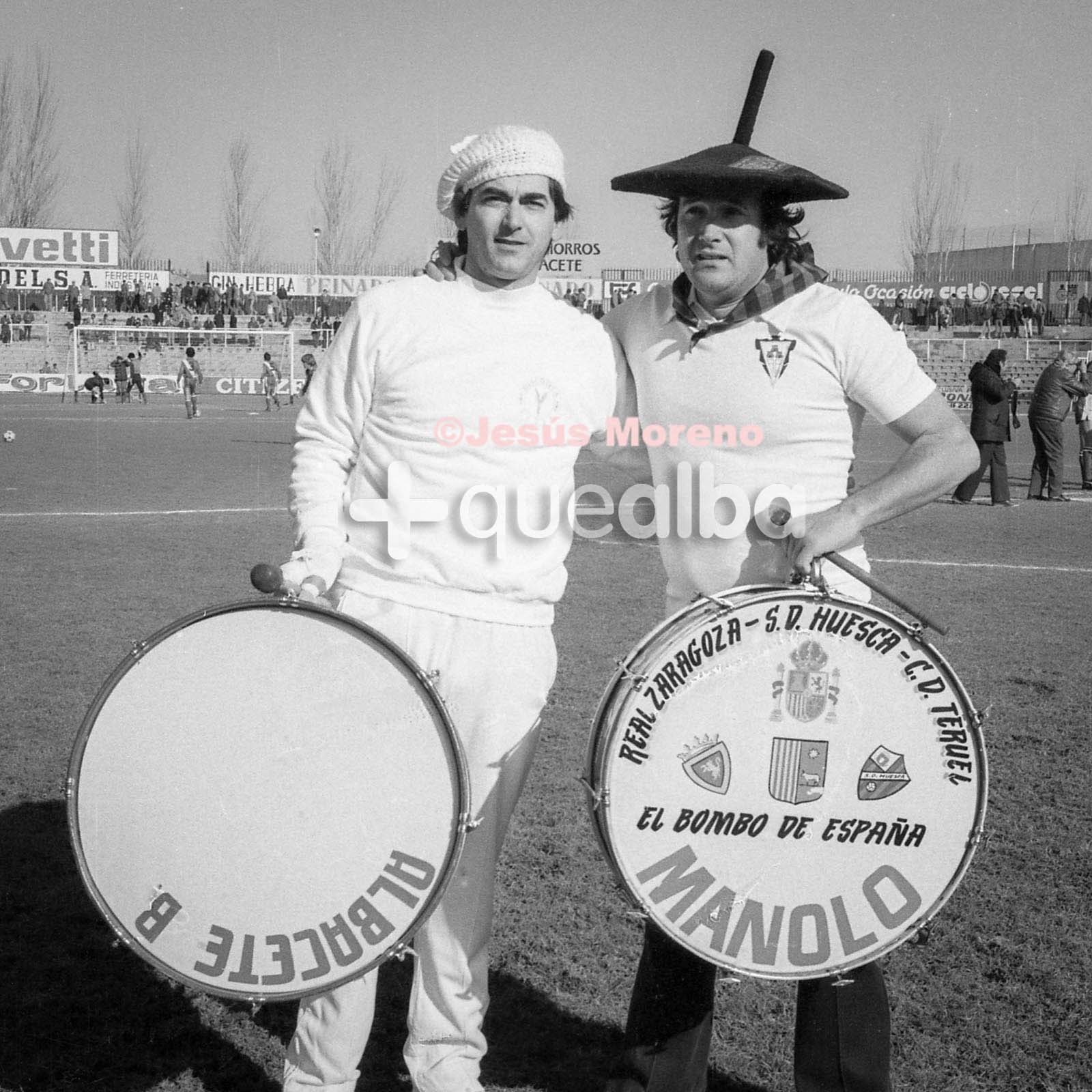 Manolo del bombo y Parrita en el Carlos Belmonte en una foto del fotógrafo Jesús Moreno