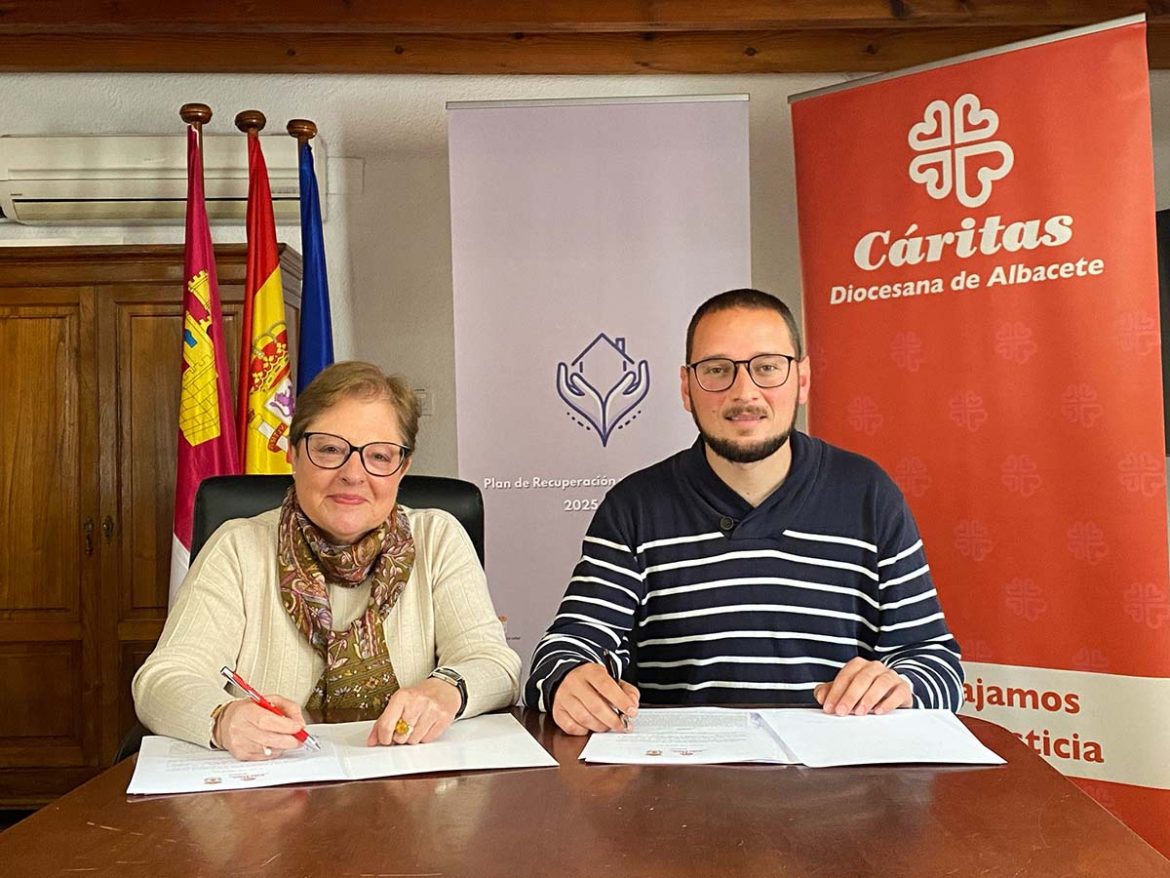 Foto firma convenio Cáritas Albacete cofinanciará con 200.000 euros el nuevo Centro de Mayores de Letur
