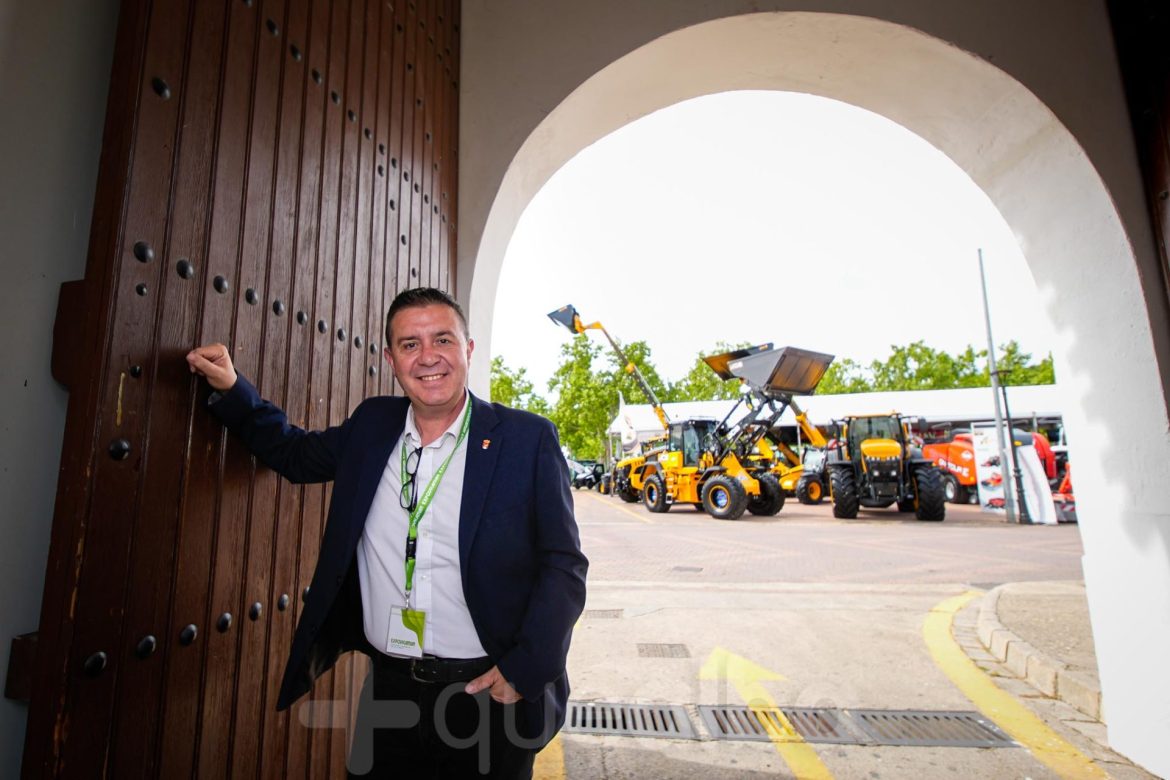 Santiago Cabañero presidente Diputación Albacete en la inaugufración de Expovicamán 2025 Albacete
