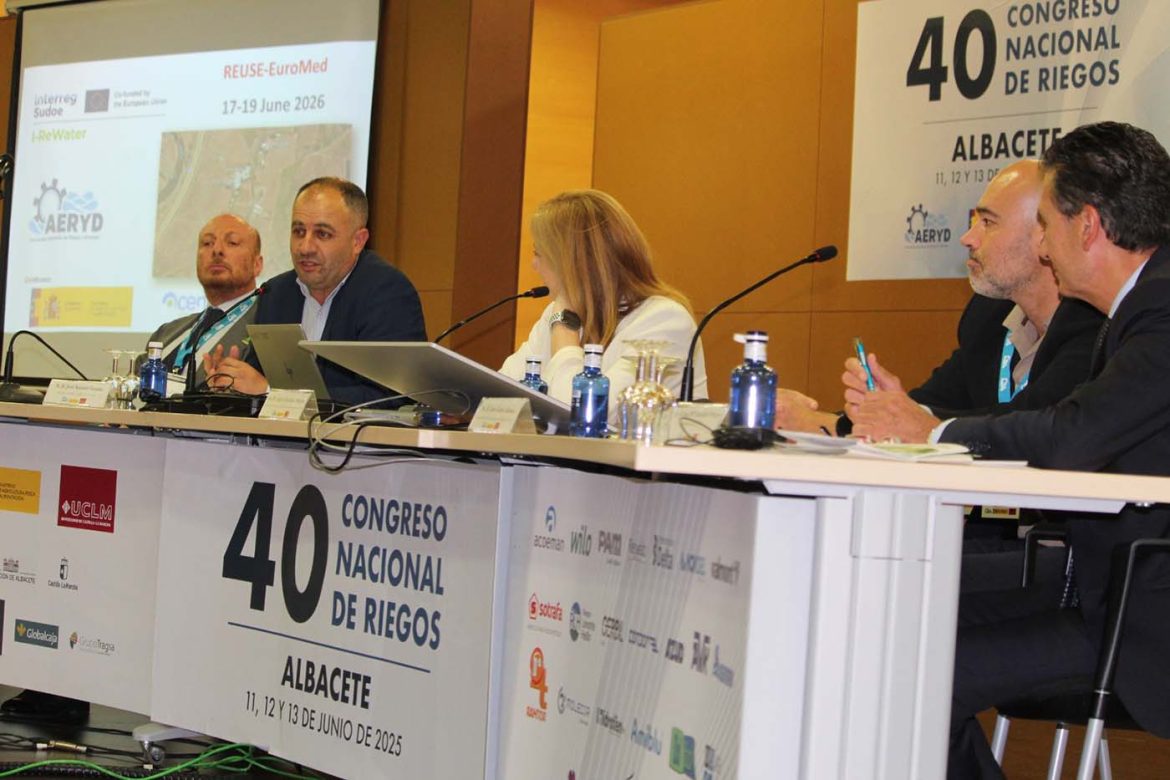 foto2 El 40 Congreso Nacional de Riegos celebrado en el edificio polivalente del campus universitario de Albacete ha congregado a más de 350 participantes nacionales e internacionales y en él se han expuesto 85 trabajos de carácter científico, además de otros 14 de carácter técnico comercial.