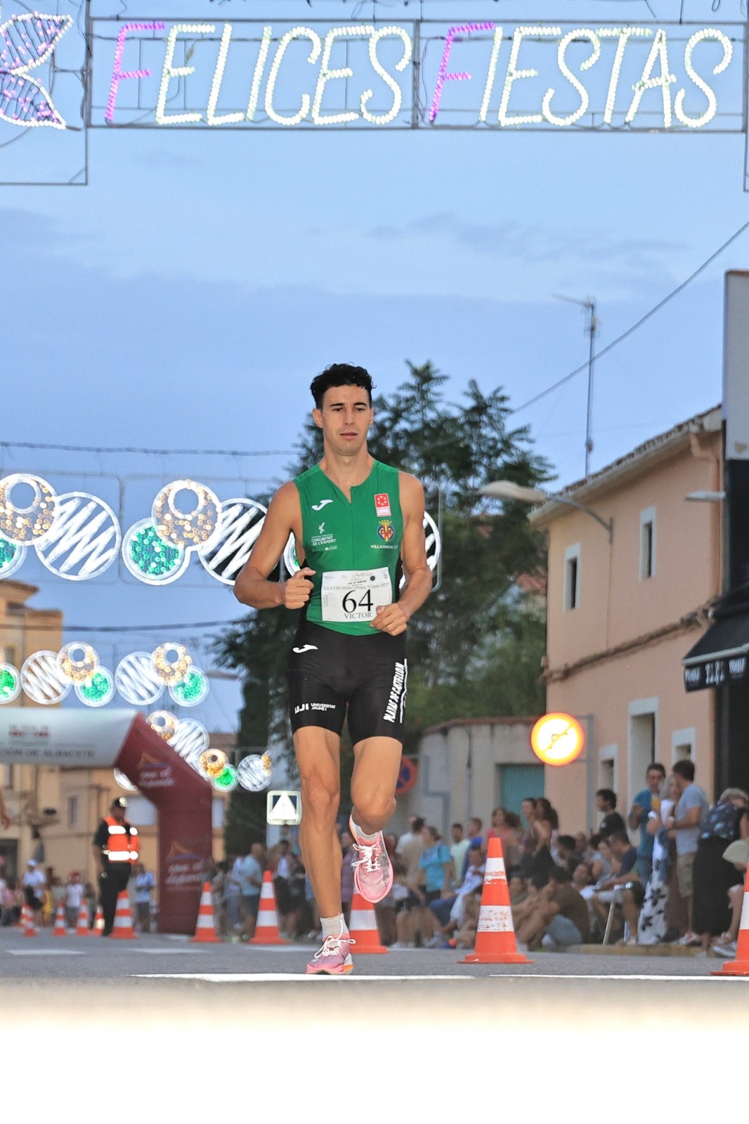 Víctor Ruiz rebaja el récord en la 38º Milla Urbana Internacional ‘Cristo 2025’