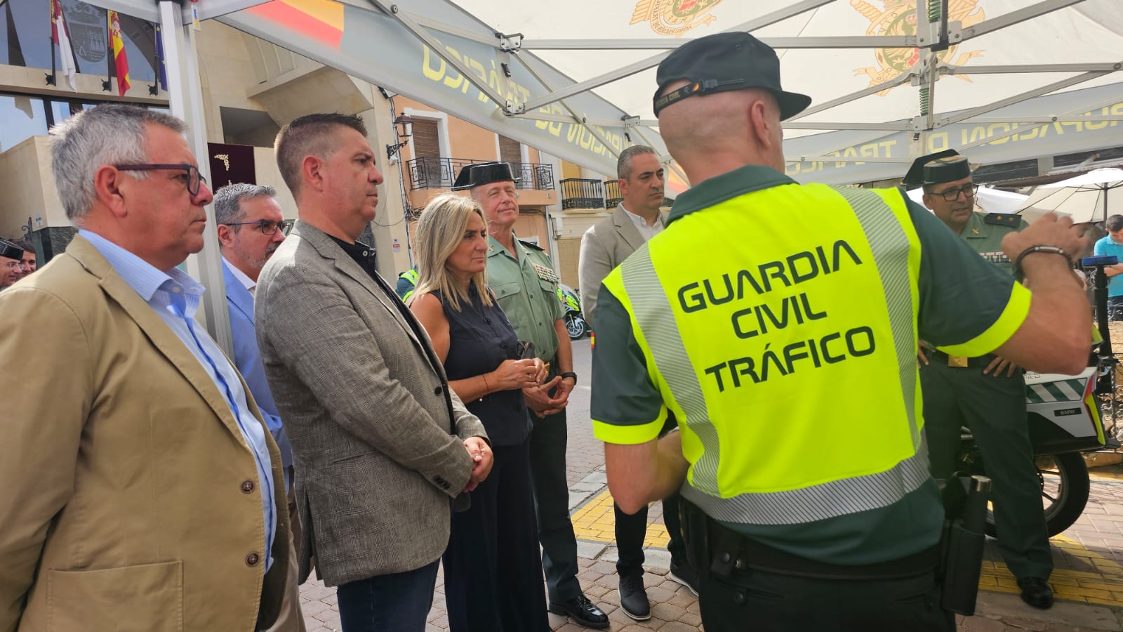 Cabañero felicita en Ontur la puesta en marcha de la I Vuelta Ciclista a C-LM LEADER, que recorrerá numerosos municipios de la provincia de Albacete