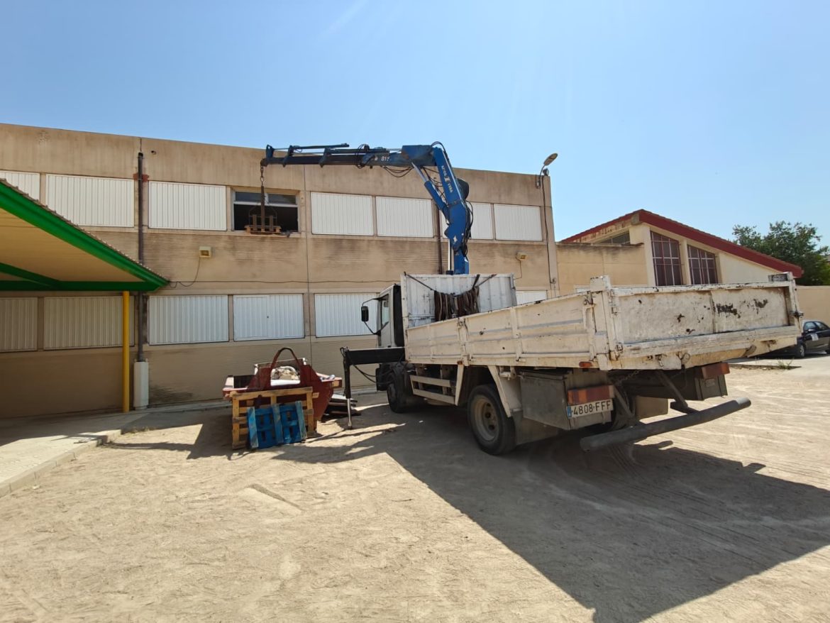 Obras de los baños de los colegios Carlos V y Antonio Machado de Albacete Obras de los baños de los colegios Carlos V y Antonio Machado de Albacete