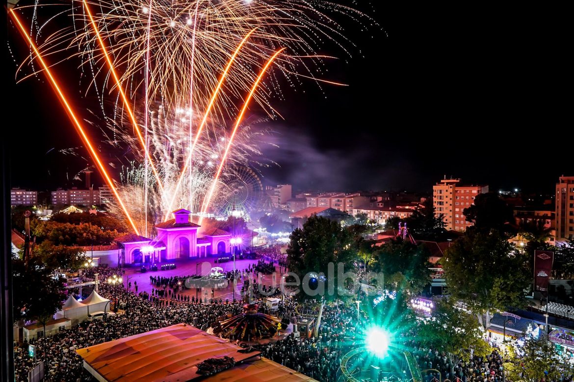 Fuegos artificiales apertura Feria de Albacete 2025