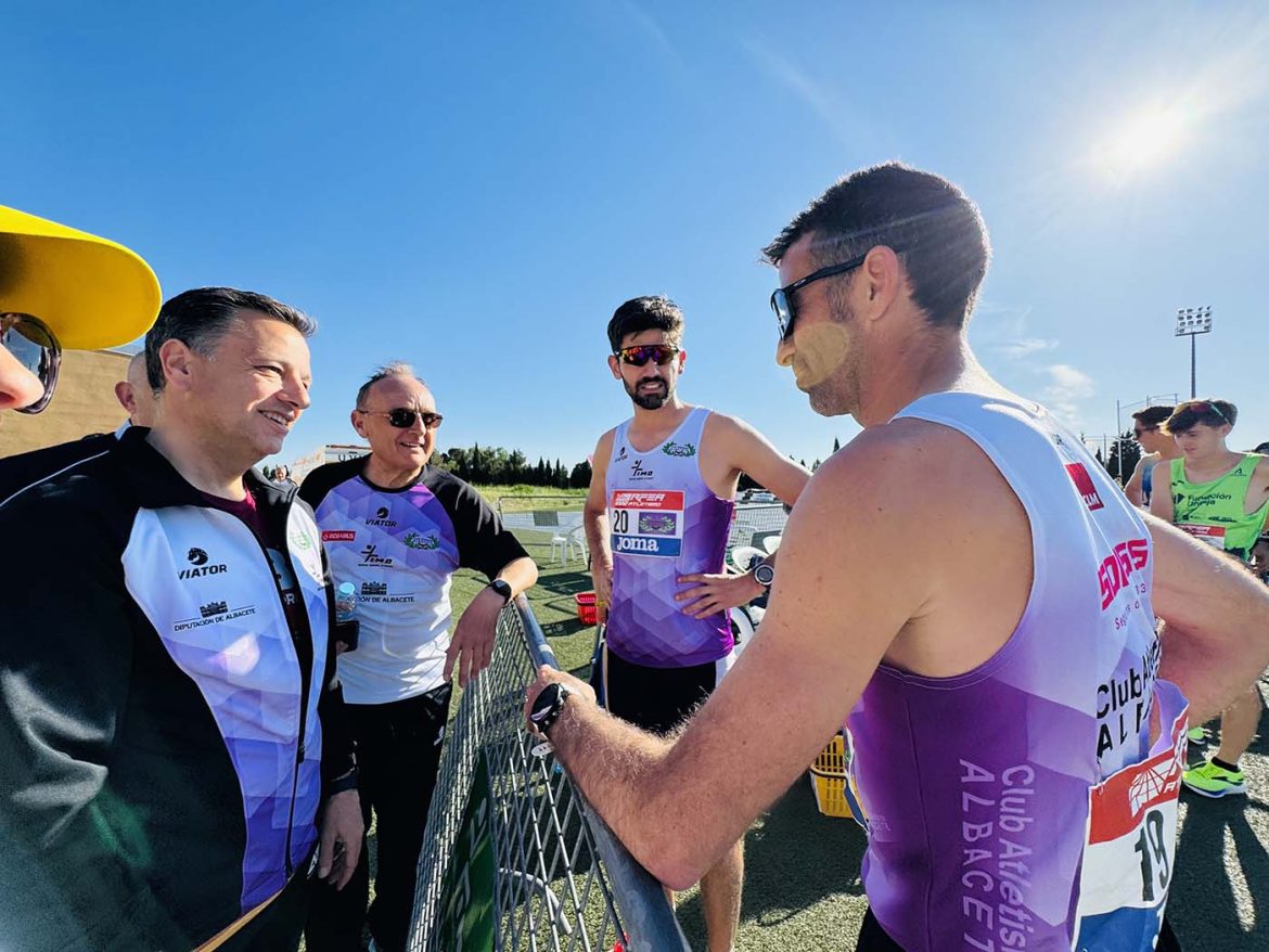 El concejal de Deportes, Francisco Villaescusa, ha informado de las ayudas a los 23 clubes y entidades deportivas que se han acogido al Programa de Escuelas Deportivas Municipales durante la temporada 24/25, que han sido aprobadas en el Consejo Rector del IMD.