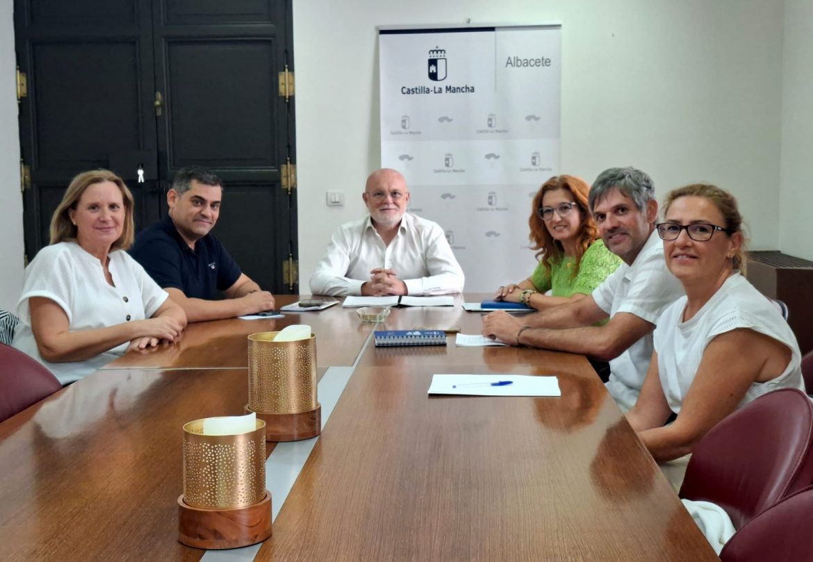 Imagen de la reunión sobre Seguridad Alimentaria celebrada en la Casa Perona reunión sobre Seguridad Alimentaria celebrada en la Casa Perona