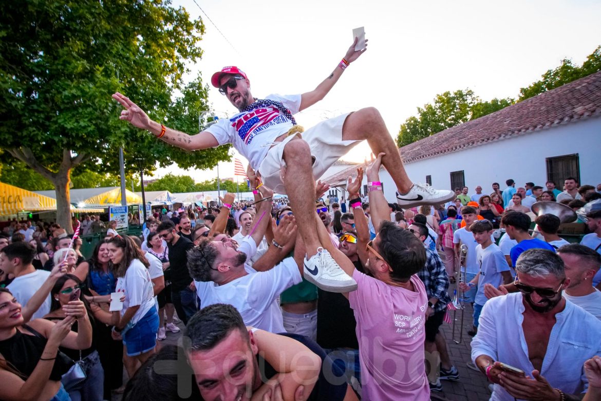 Feria de Albacete fiesta zona de marcha carpas