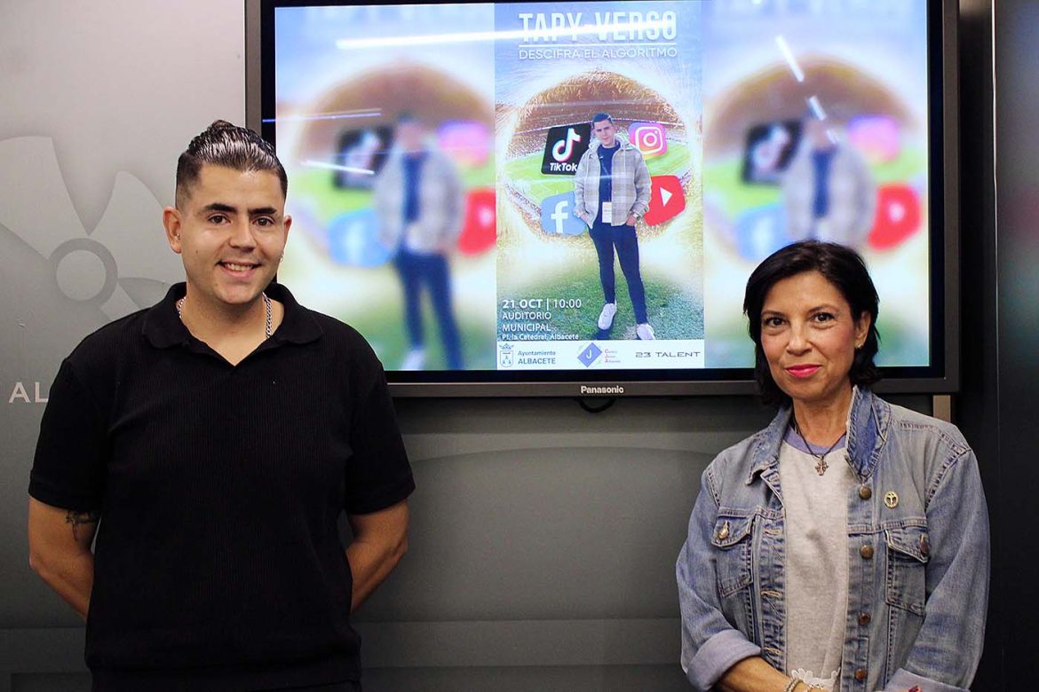 La concejala de Juventud, Gala de la Calzada, ha informado del monólogo-taller ‘Tapy-verso, descifra el algoritmo’, acompañada del influencer albaceteño Tapy y técnicos del Centro Joven.