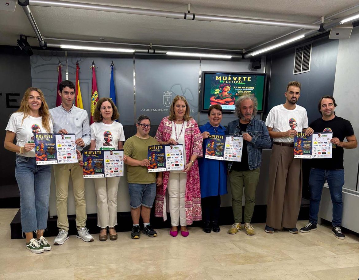 La concejala de Asuntos Sociales, Llanos Navarro, ha animado a participar y disfrutar de la II edición de ‘Muévete Festival’ de Asprona que tendrá lugar este sábado, desde las 12:00 hasta las 00:00 horas, en la Caseta de los Jardinillos