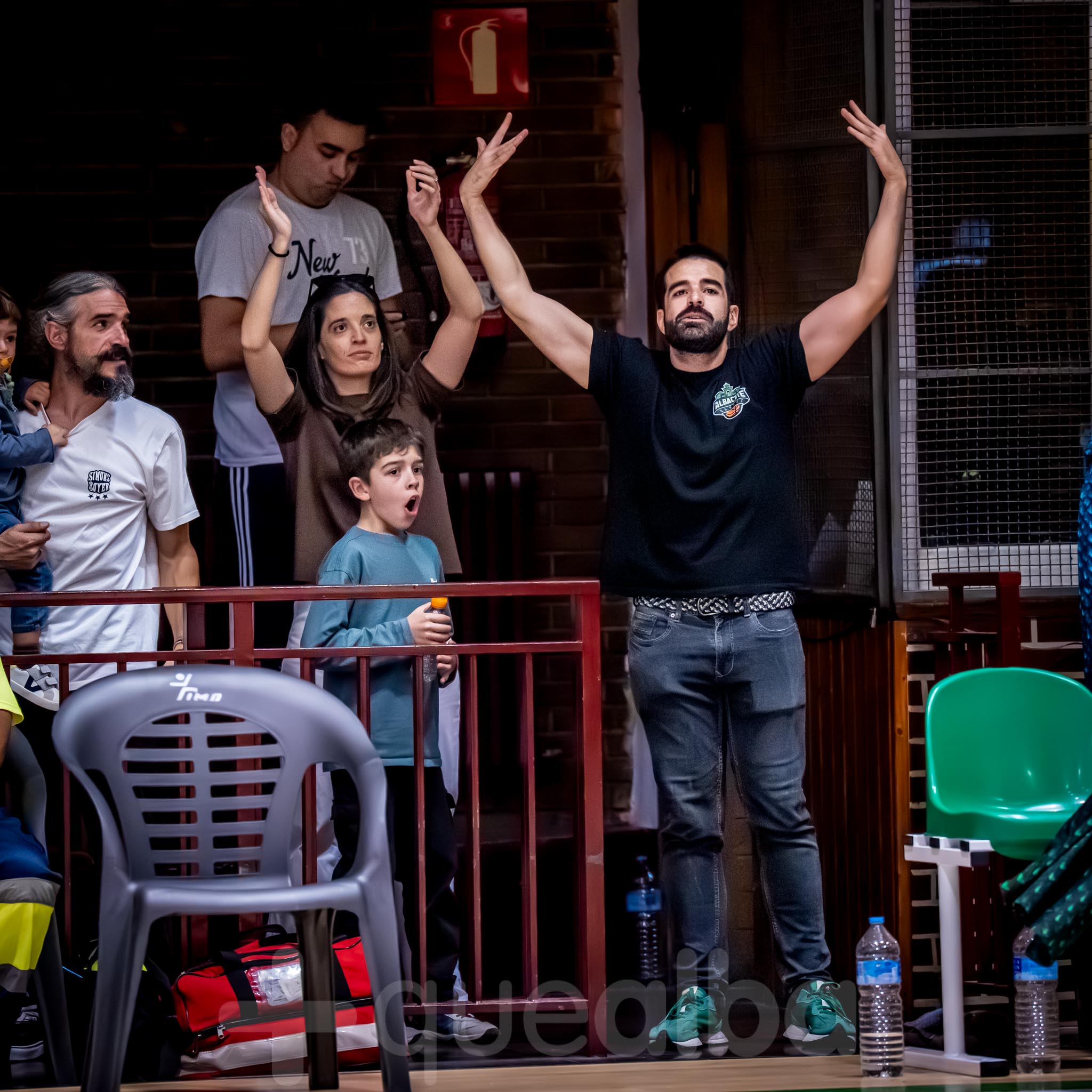 Partido de baloncesto entre el Albacete Basket-Ibiza de LEB Plata en el pabellón del parque