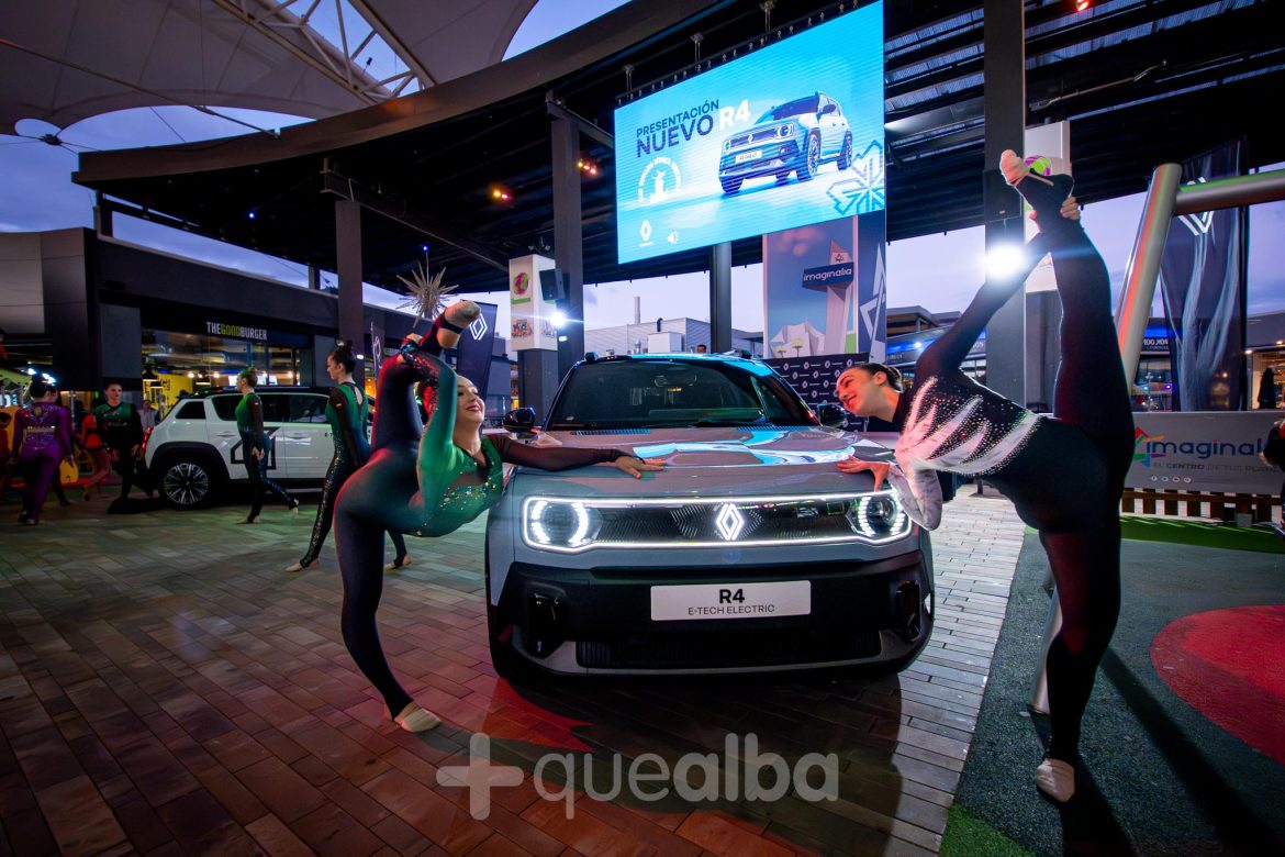 Presentación Renault R4 eléctrico por el concesionario Automaor de Albacete en el centro comercial de Imaginalia