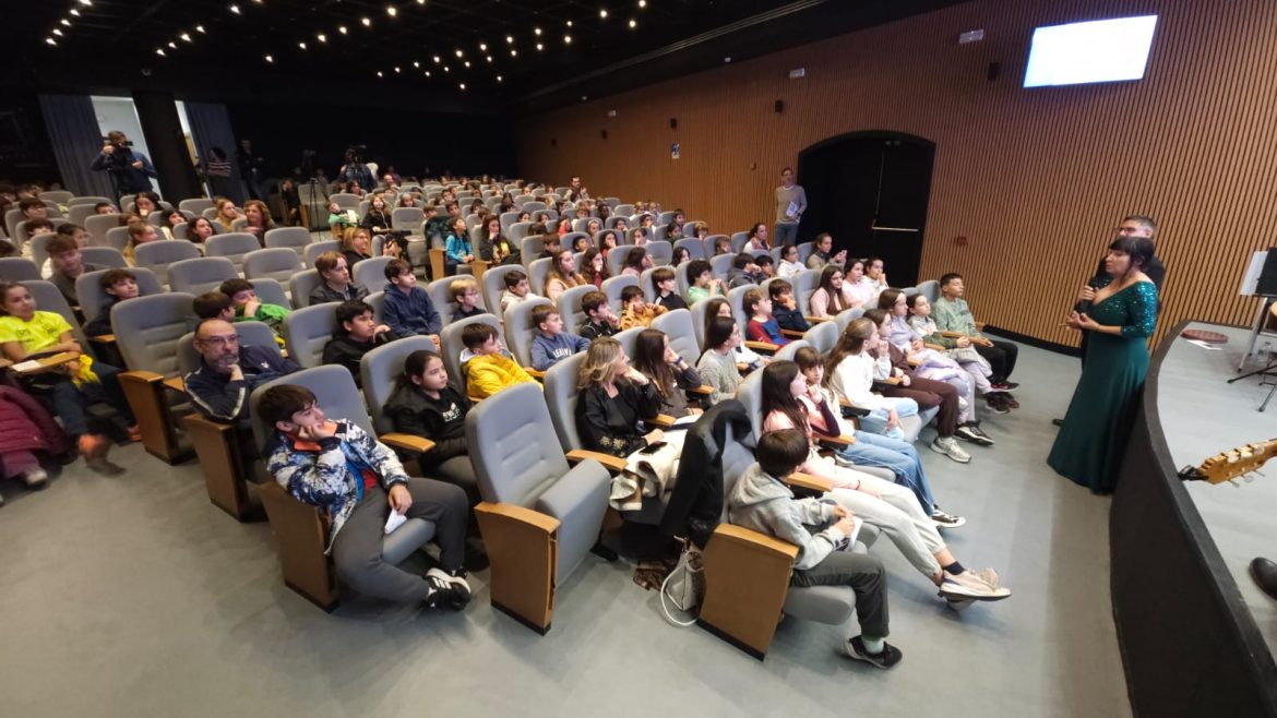 La Diputación de Albacete pone en marcha ‘Ravel’, un proyecto didáctico que triunfa en la primera parada de su gira provincial