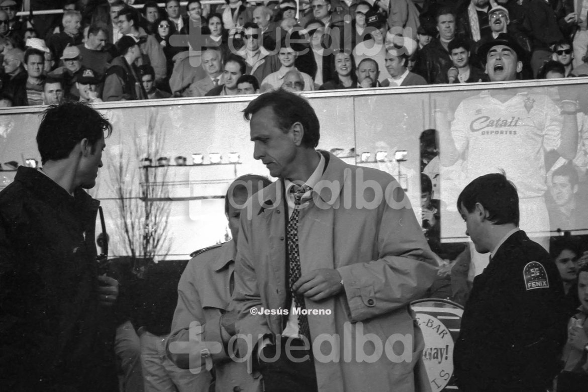 Johan Cruyff en el Albacete-Barcelona de 1995-1996 con el gran Parrita gritándole