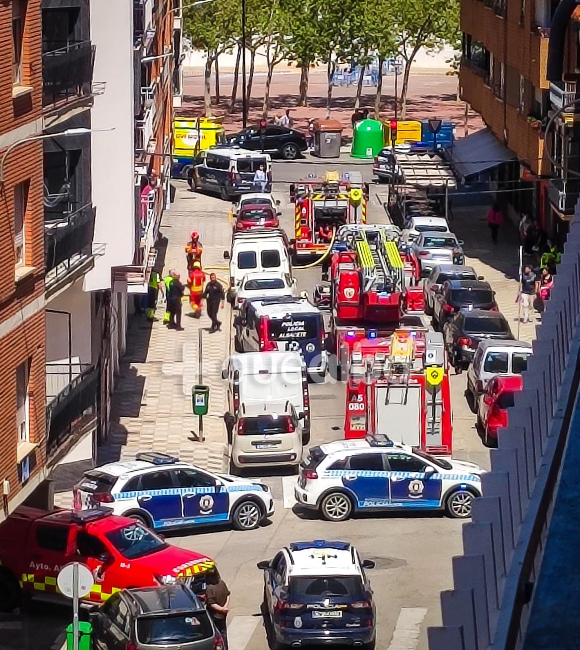 Incendio en la calle Espoz y Mina en Albacete controlado por los bomberos